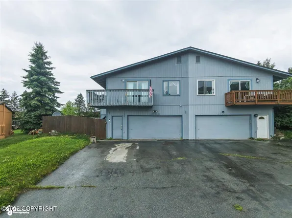 18713 N Lowrie Loop, Eagle River, AK 99577