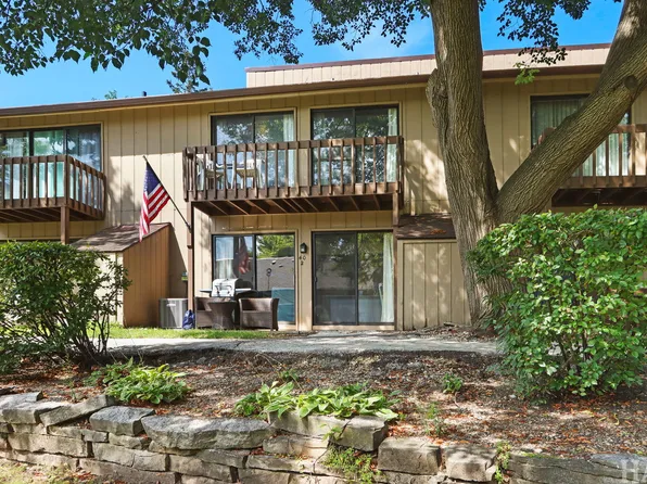 40 Bermuda Colony APT 2, Fox Lake, IL 60020