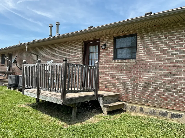 292 Summit St — Photo 14