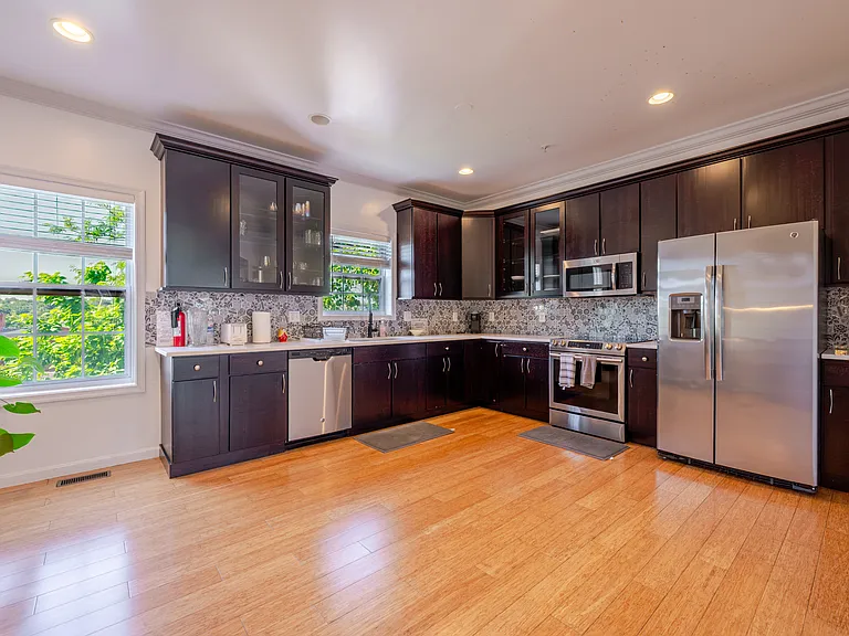 5123 D St SE — Photo 8