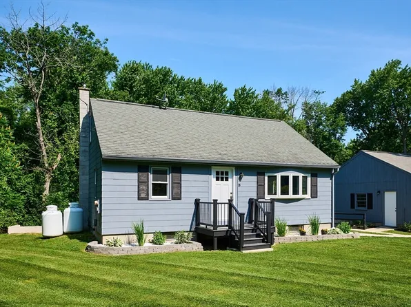 25 Lovefield St, Easthampton, MA 01027