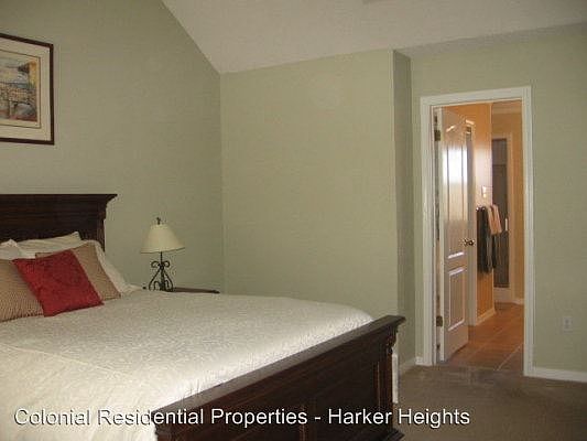 4th image of 1809 Volley Ln
