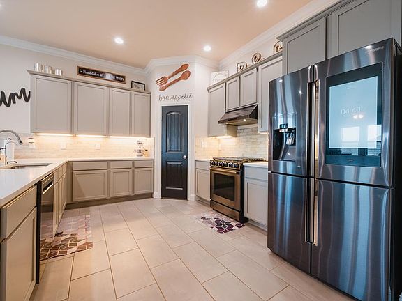 4th image of 1021 E 89th St
