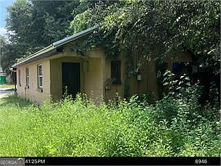 3rd image of 825 Cotton Ave