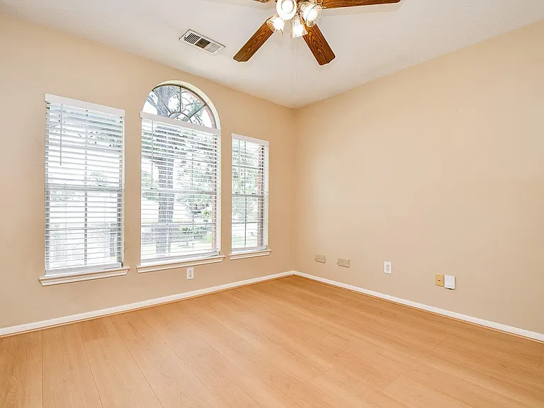11707 Turtle Lake Dr — Photo 16