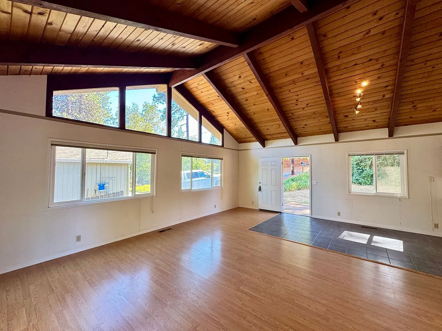 Alta Sierra Home — Photo 4