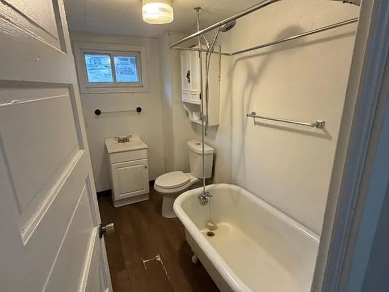 20 N Pine St — Photo 5