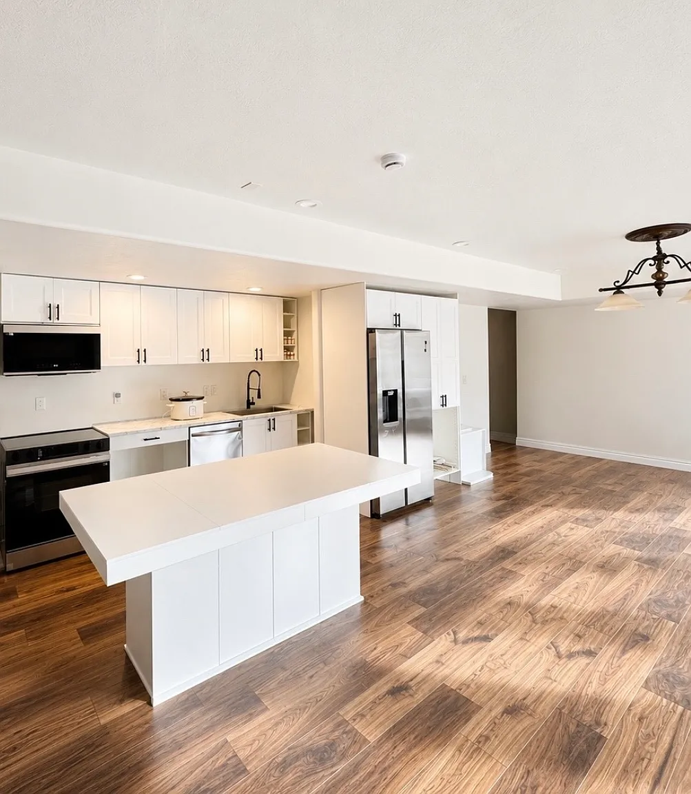 4 bed, 1600 sqft, $1,950 — Photo 1