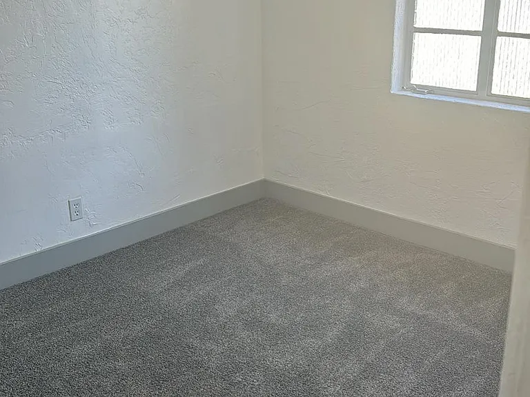1402 W Whitton Ave #2 — Photo 8
