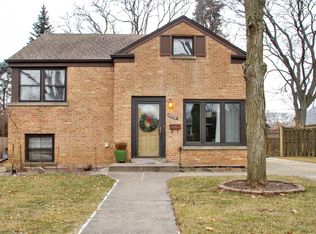 8926 Mason Ave, Morton Grove, IL 60053