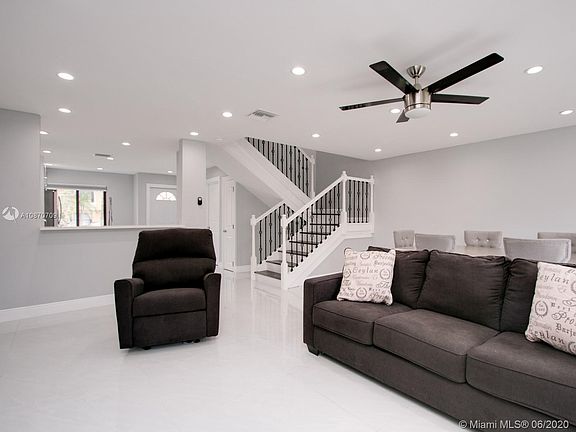 4th image of 2500 N 38th Ave #2500