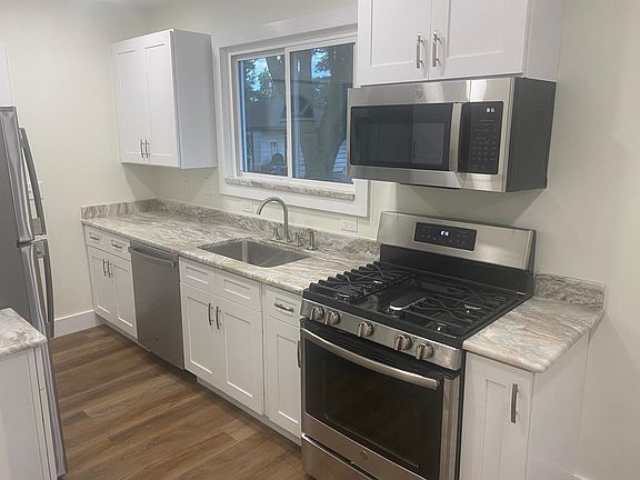 3rd image of 29178 Senator St
