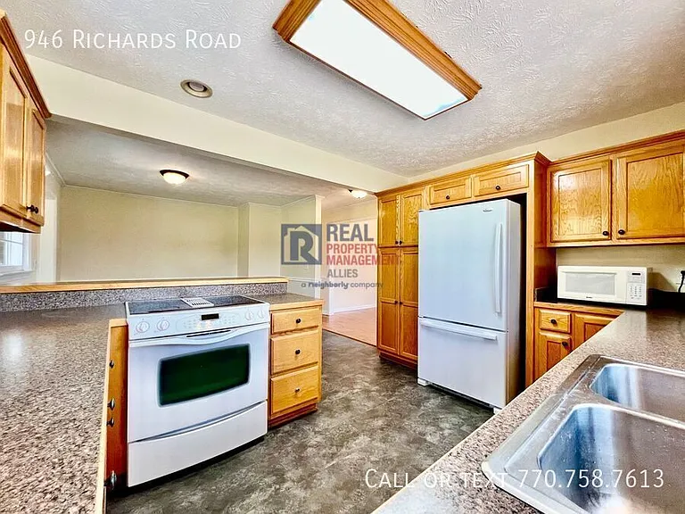 946 Richards Rd NE — Photo 10