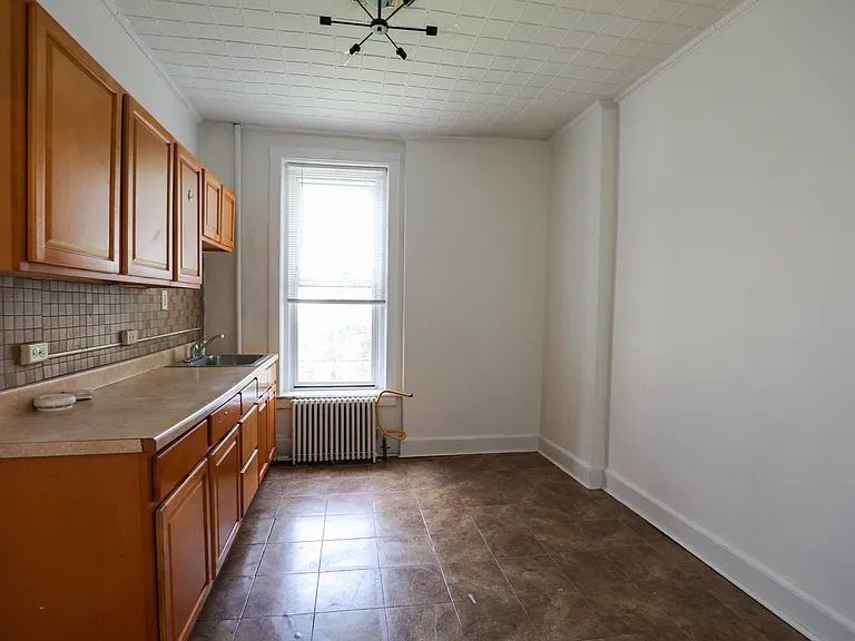 141 Saint James St #4A — Photo 12