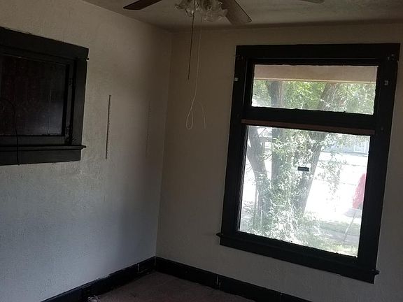 4th image of 1600 E Illinois St