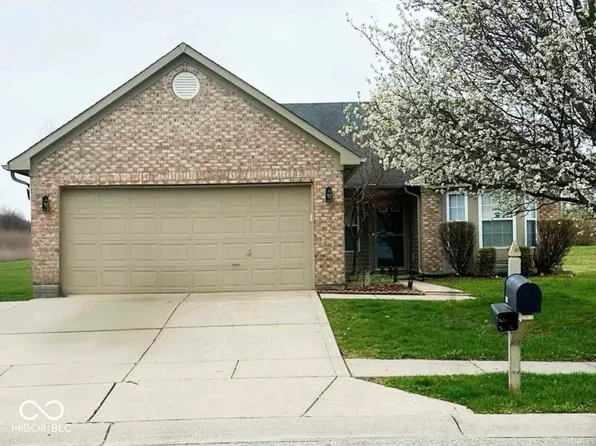 9671 Trail Dr, Avon, IN 46123