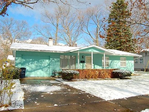 3rd image of 2420 Haisley Dr