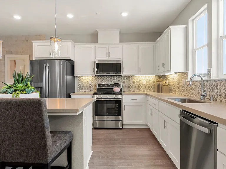 Spacious Townhomes in Provence at Natomas — Photo 142