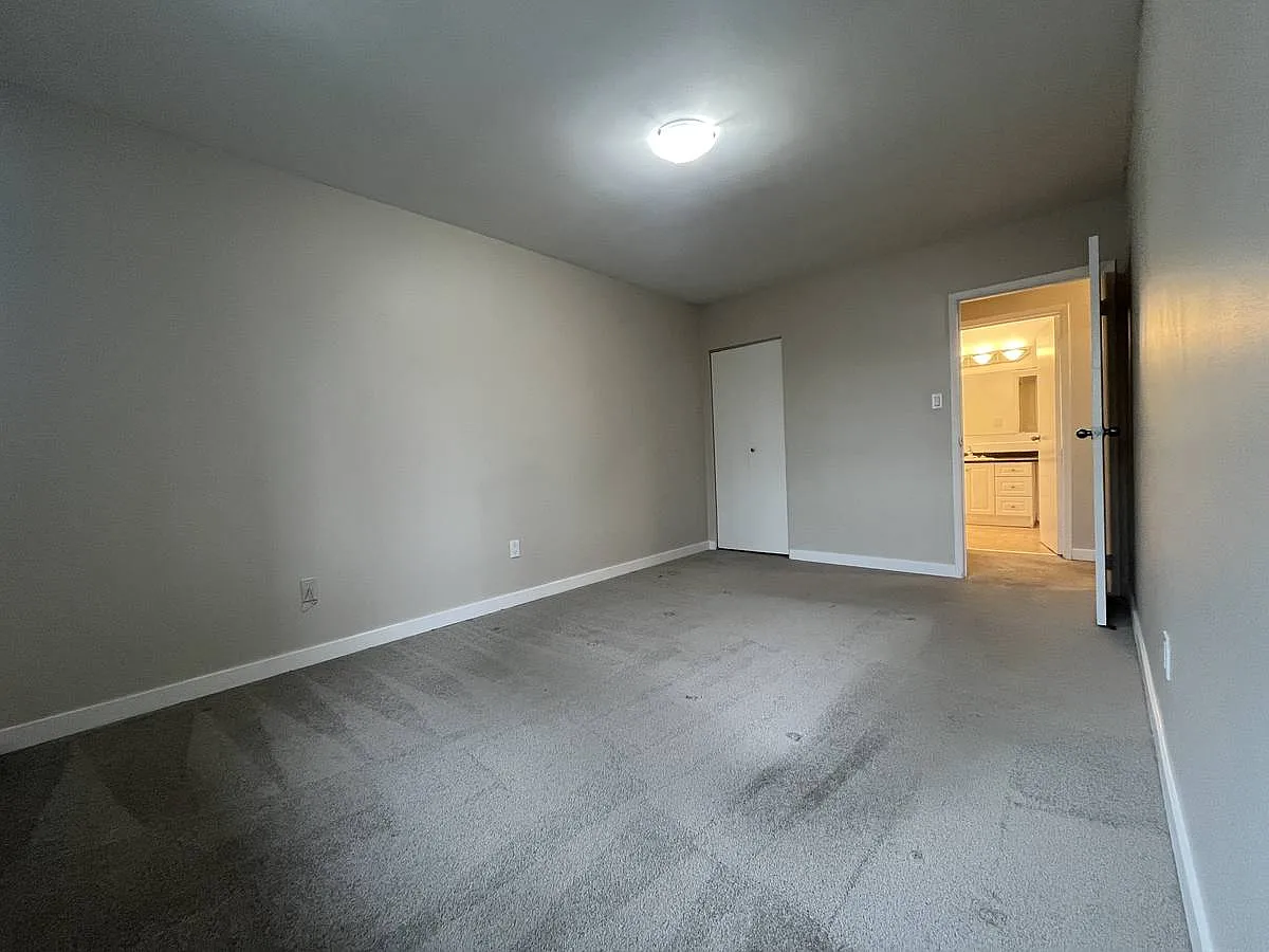 Braemar Court — Photo 4