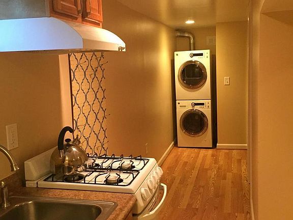 4th image of 2141 Patrick Henry Dr