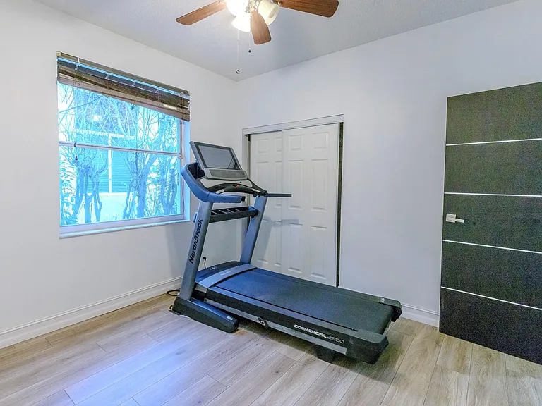4082 Trenton Ave — Photo 19