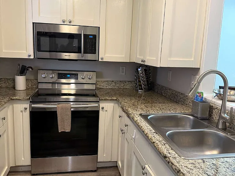 8840 Villa La Jolla Dr #221 — Photo 5