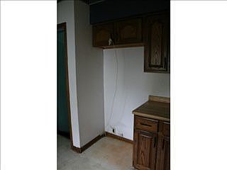 4th image of 1330 Victoria Ave