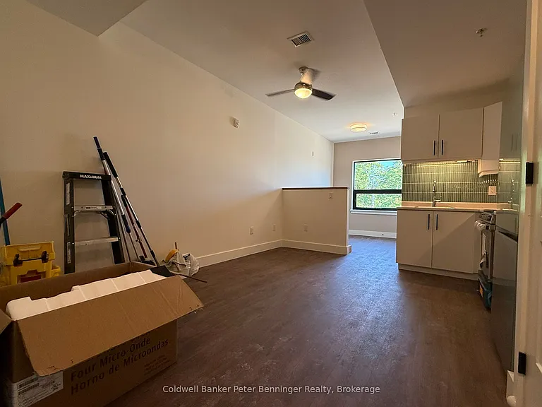 604 Queen St S #202 — Photo 3