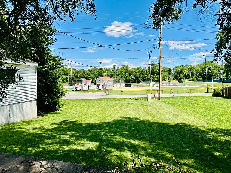349 Grace Dr — Photo 15