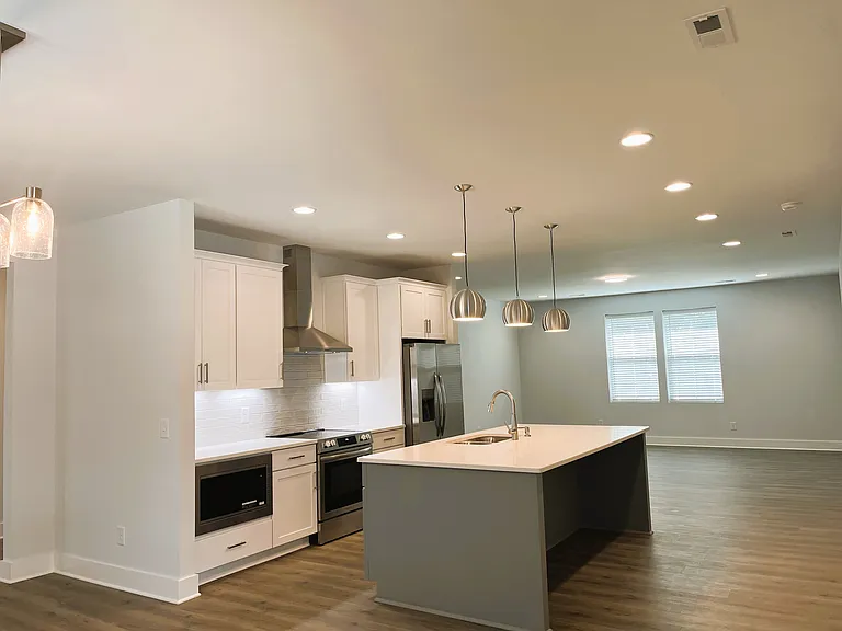 1516 Jones Ave — Photo 8