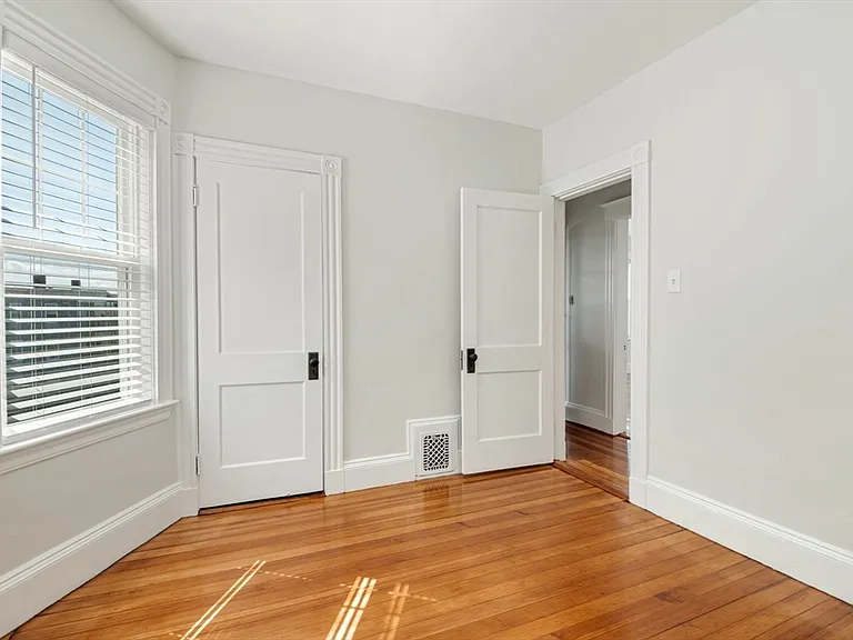 5 Pearl St #1 — Photo 17
