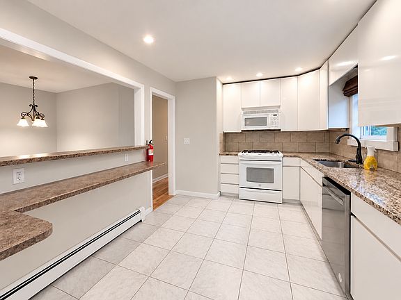 4th image of 84 Colgate Ave Floor 2