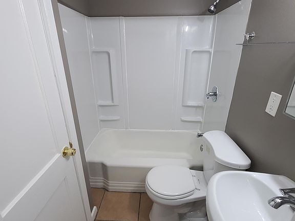 5th image of 3637 Dudley Ave