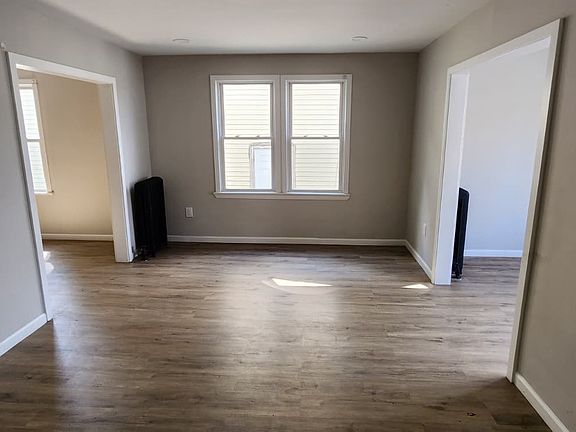 3rd image of 542 E 3rd Ave
