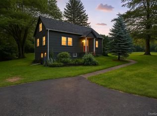 27 Amato Ln, Highland, NY 12528