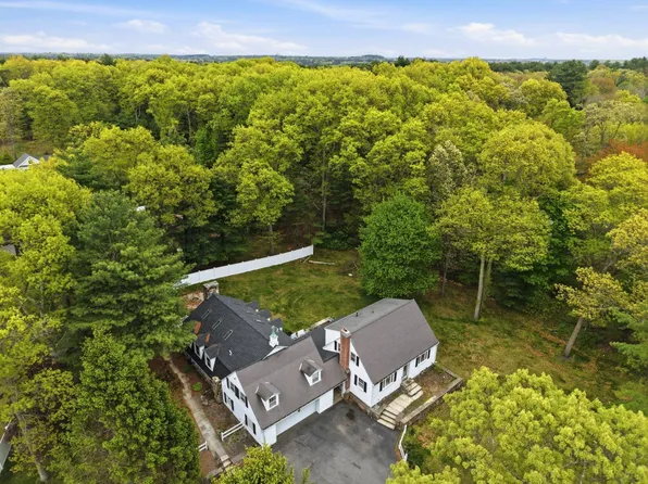 7 Page Rd, Bedford, MA 01730