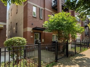 907 S Lytle St #201, Chicago, IL 60607