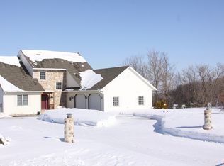 872 Benoy Dr, Hudson, WI 54016