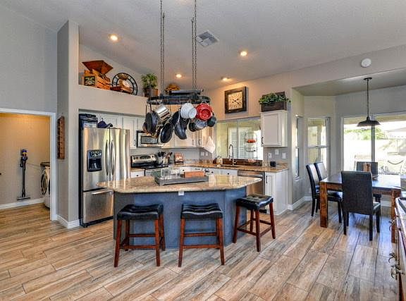 2nd image of 4814 E Windstone Trl