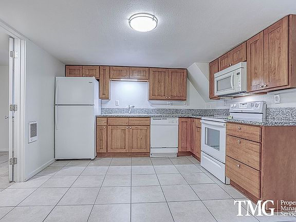 4th image of 8164 SE 52nd Ave #A