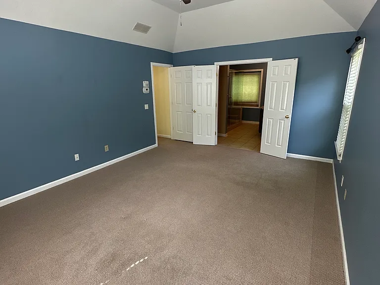 Pinehollow Ct — Photo 34