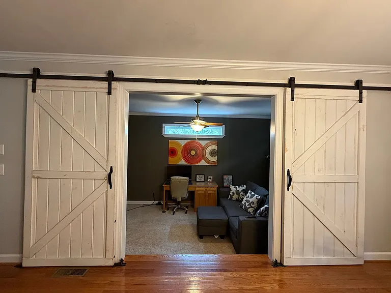 35 Woodbury Ln — Photo 6