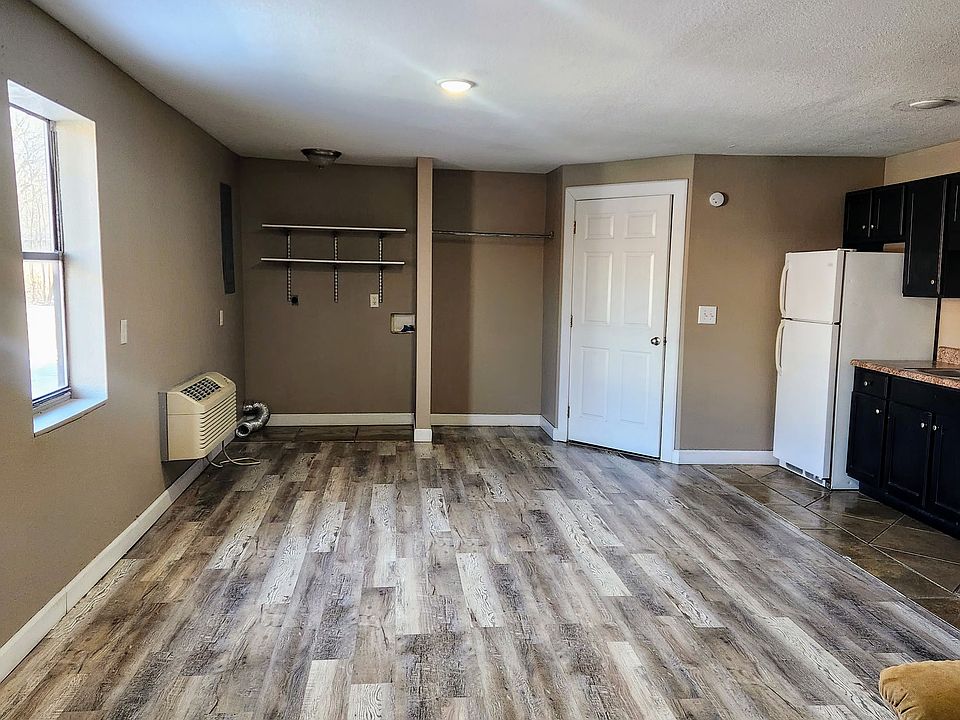 2nd image of 77 Hollyhock Ln