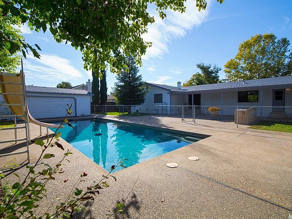 2nd image of 7929 Cottonwood Ln