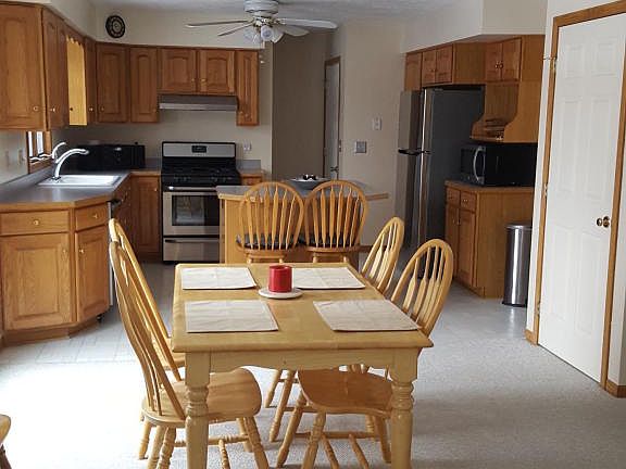 3rd image of 1100 Candela Ln