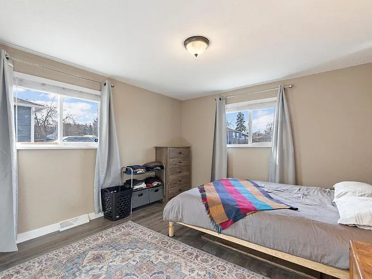 232 S Lowell Blvd — Photo 4