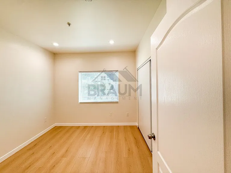 10849 Fruitland Dr — Photo 10