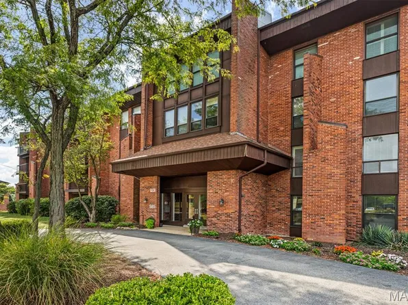 585 Coeur De Royale Dr APT 306, Saint Louis, MO 63141
