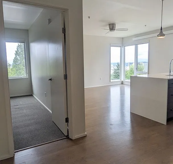 Viewpoint Terrace Apartments — Photo 14