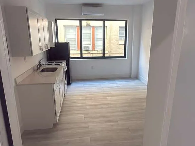 Studio $1,400/mo & 1/1 $1,600/mo, newly renovated in Miami! / Estudio $1,400/mes y 1/1 $1,600/mes... — Photo 2